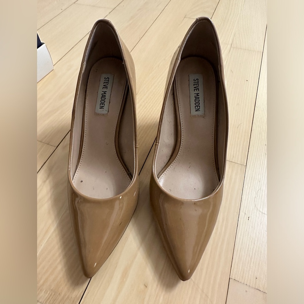 Steve Madden beige heels